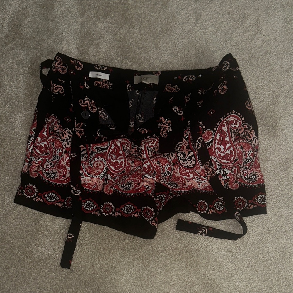 LOFT Black and Red Paisley Cargo Shorts